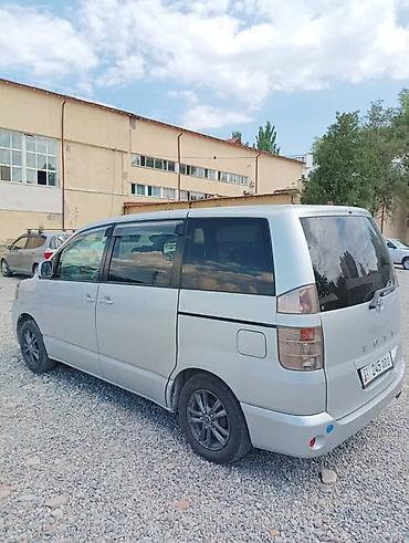 Toyota Voxy: 2003 г., Автомат, Бензин, Минивэн