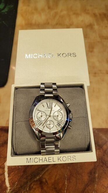сумка мужская через плечо: Продаю новые часы. Элегантные часы Michael Kors с серебристым корпусом
