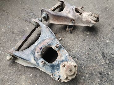 Auto delovi: Viljuška donja za prednji trap Lada 7 Riva br.2 Polovno, očuvano — 8