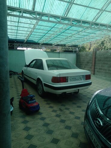 меняю на ауди с4: Audi 100: 1992 г., Механика, Бензин