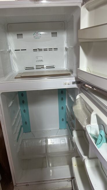 холодильник купим: Продаю холодильник, газ плиту, духовку