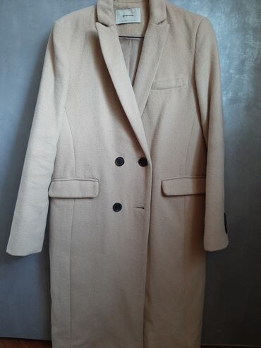 palto satışı: Palto.bir il geyinilib stradivarius magazadan alinib.15 manata