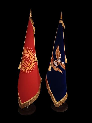 Картины: Герб КР: 50х50- 3000с — 24