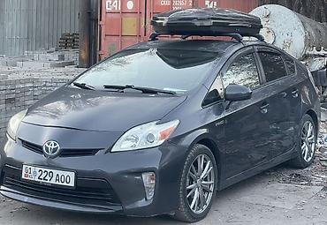 pes 2013: Toyota Prius: 2013 г., 1.8 л, Вариатор, Гибрид, Хэтчбэк — 2