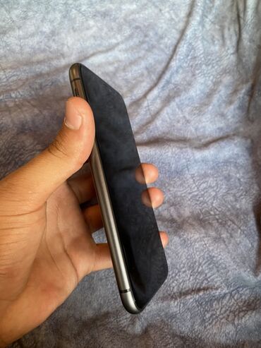 Rover: IPhone 11, Space Gray