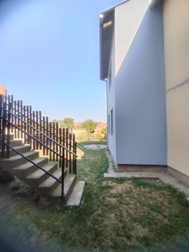 Kuće na prodaju: 350 kv. m, 6 soba — 13