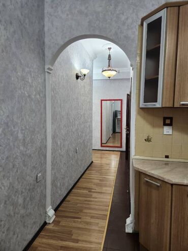 Uzunmüddətli kirayə mənzillər: Xətai Rayonu Həzi Aslanov Metrosu Babək 93 (Boş Əşyasız) 3 otaq — 8