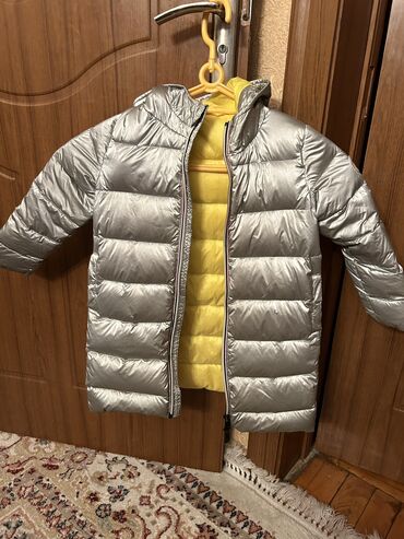 детская куртка: Детская куртка на5-6 лет.Почти новая.Куплена дорого