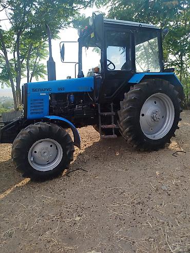 Traktorlar: Belarus 892 traktor - Model: Belarus 892 (4x4) - Rəng: mavi-qara - — 2