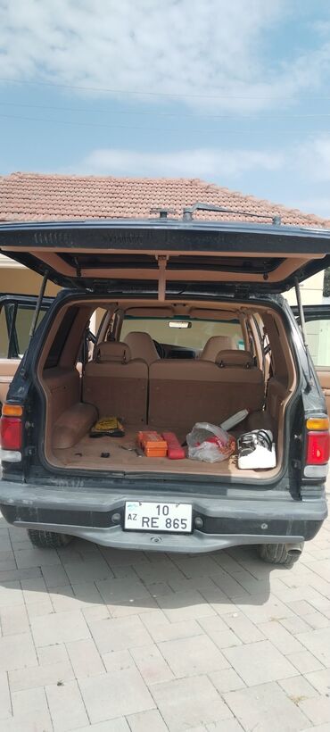 Ford: Ford Explorer SUV - Kuzov: qara rəng, 5 qapı, geniş baqajlı gövdə - — 4