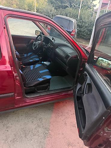 spark 2012: Volkswagen Vento: 1993 г., 1.8 л, Механика, Бензин, Седан — 10