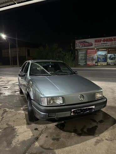 нива авто: Volkswagen Passat: 1989 г., 1.8 л, Механика, Бензин, Седан