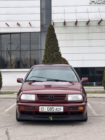 куплю венту: Volkswagen Vento: 1994 г., 1.8 л, Механика, Бензин, Седан