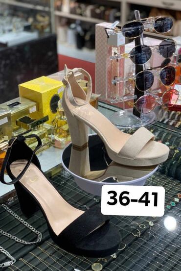 zatvorene sandale na platformu: Sandals, Alpina