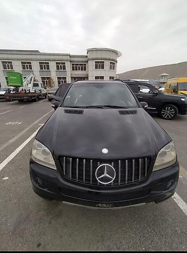 Mercedes-Benz: Mercedes-Benz M-Class (W164) krossover/SUV - Kuzov: qara rəng, 5 — 1