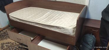 кровати кара балта: Бир кишилик Керебет, Колдонулган