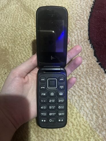 сотовый телефон fly ezzy 9: Qapaqlı düyməli mobil telefon (F+ brendi) Xüsusiyyətlər: - Qapaqlı