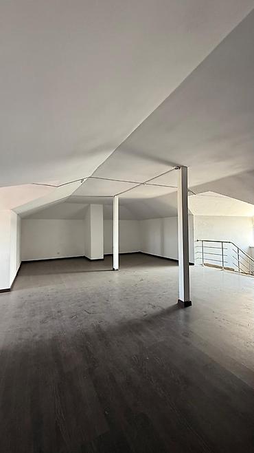 некая: Сдаю Офисный кабинет: Колл-центр, 155 м², В административном здании, С ремонтом, С парковкой — 9