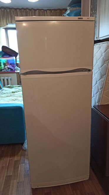 ищу холодильник: Двухкамерный Atlant, цвет - Белый, Б/у