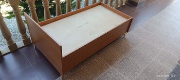 Digər mebel: Əldə 2 ədəd əldə var. Təzə görünüşlü lakin işlınmiş yataq.
Ədədi 35₼