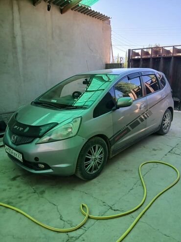 Honda: Honda Fit: 1.3 л, Автомат, Бензин, Хэтчбэк