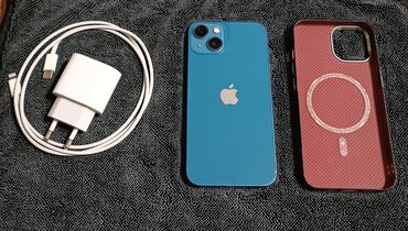 Apple iPhone: IPhone 13, Б/у, 128 ГБ, Синий, Зарядное устройство, Защитное стекло, Чехол, 88 %