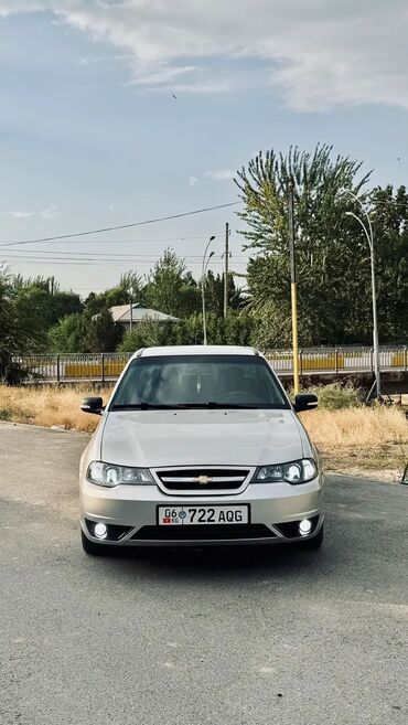 матиз руловой рейка: Серебристый седан Daewoo Nexia, оснащенный стандартными колесными