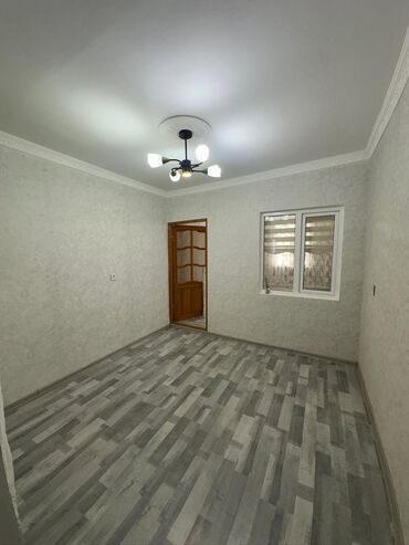 Həyət evləri və villaların satışı: Xırdalan şəhəri 119 nömrəli marşrutun astanovkasina yaxın ərazidə 1.7 — 5