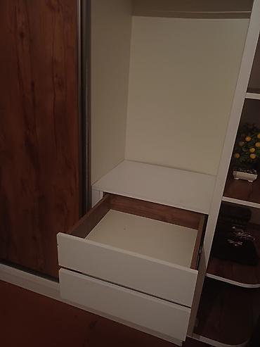 borular: Güzgülü sürgülü dolab - Üç qapılı, orta qapı tam boy güzgülüdür. - — 7