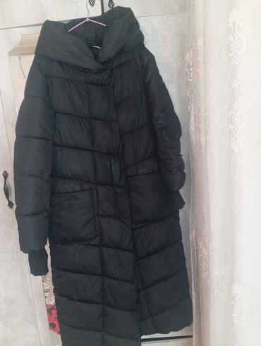 длинное трикотажное платье с капюшоном: Пуховик, Длинная модель, С капюшоном at lalafo.kg длинное трикотажное платье с капюшоном: Пуховик, Длинная модель, С капюшоном