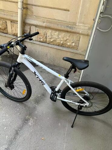 Avtoservis avadanlıqları: 1 elektrikli velosiped 18 dənə dag velosipedi 2 aciq 16 isə karapkada