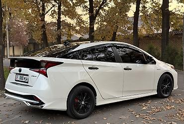 215 50 17: Toyota Prius: 2019 г., 1.8 л, Автомат, Гибрид, Седан — 5