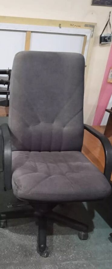 игровой кресло: Кресло руководителя, Офисное, Б/у