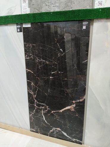 metbex kafeli: Kosmos Red keramika plitəsi - Mənşə ölkə: Hindistan - Ölçü: 600 x