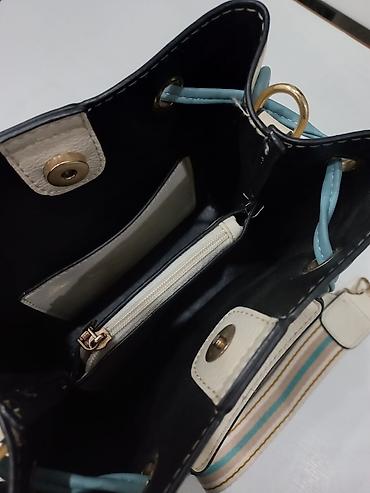bag: Женская сумка-ведро (bucket bag) из фактурного кожаного материала в — 2