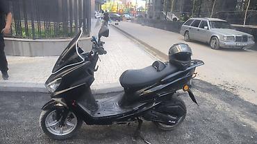 yamaha t max: Скутер/максискутер, черный, с ветровым стеклом и зеркалами, стильный — 1