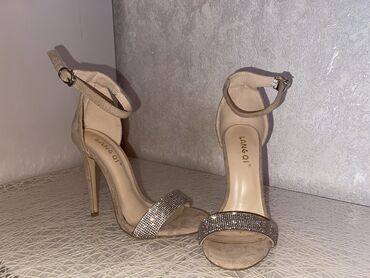 продам туфли женские: Туфли 35.5, цвет - Бежевый