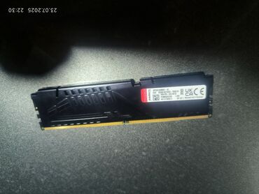 Видеокарты: Оперативная память (RAM) Kingston, 32 ГБ, > 4000 МГц, DDR5, Для ПК, Б/у