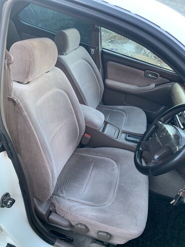 Nissan: Nissan Laurel: 2002 г., 2 л, Автомат — 10