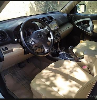 mersedes qapi: Toyota RAV4: 2.4 l | 2011 il Krossover — 10