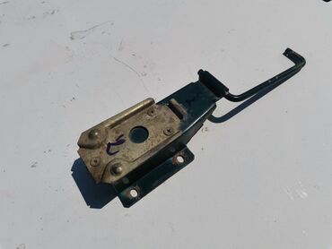 Auto delovi: Drzac prednje haube sa drzacem boce brisaca Lada 21213,21214 Niva — 3