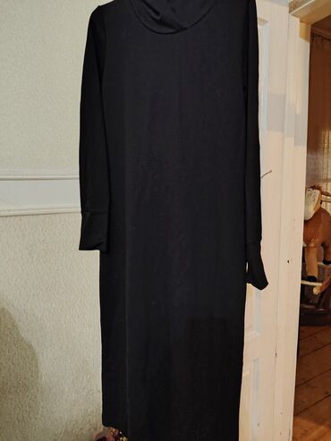 Dəstlər, kostyumlar: Qadın geyim dəsti – 4 üst geyim 1) Tünd boz rəngli uzun denim gödəkçə — 15