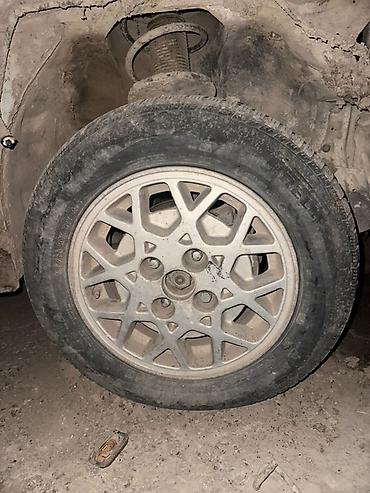 225 17 55: Литой диск R14 с шиной Pirelli - Диаметр диска: 14" - Материал — 1