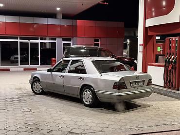 подлокотник 124 мерс: Mercedes-Benz W124: 1994 г., Автомат, Седан — 2