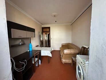 Uzunmüddətli kirayə mənzillər: Həzi aslanov metrosunun çıxışında,9 mərtəbənin,4-cü mərtəbəsində,2 — 10