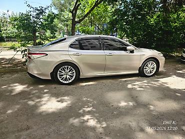 corolla 2016: Toyota Camry: 2019 г., 2.5 л, Вариатор, Гибрид, Седан — 6