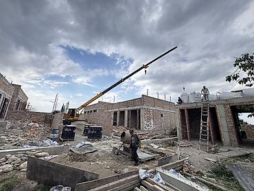 екскватор 140: Стрела 21 м, 5000 т, Борт 5000 кг — 5