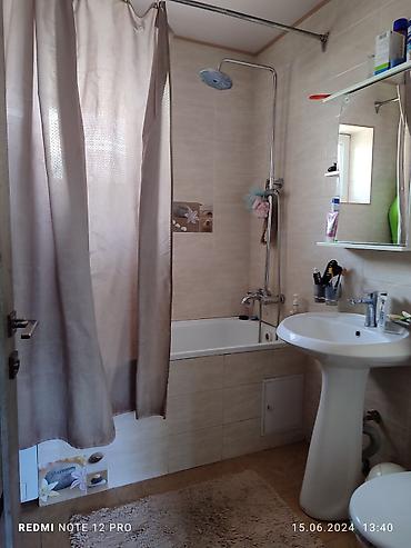 барачный: 3 комнаты, 63 м², 1 этаж — 8