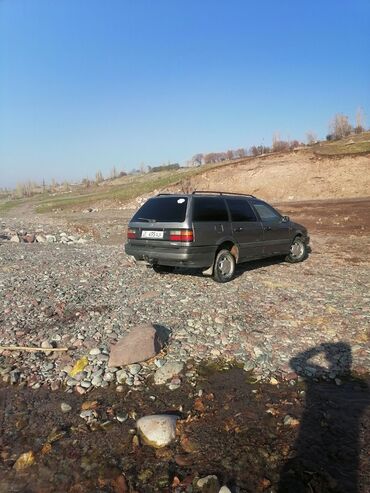 Volkswagen: Volkswagen Passat: 1992 г., 1.8 л, Механика, Бензин, Универсал