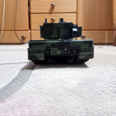 Ostalo: Nov RC tenk može da ispaljuje gel kuglice i tom prilikom se pali — 16